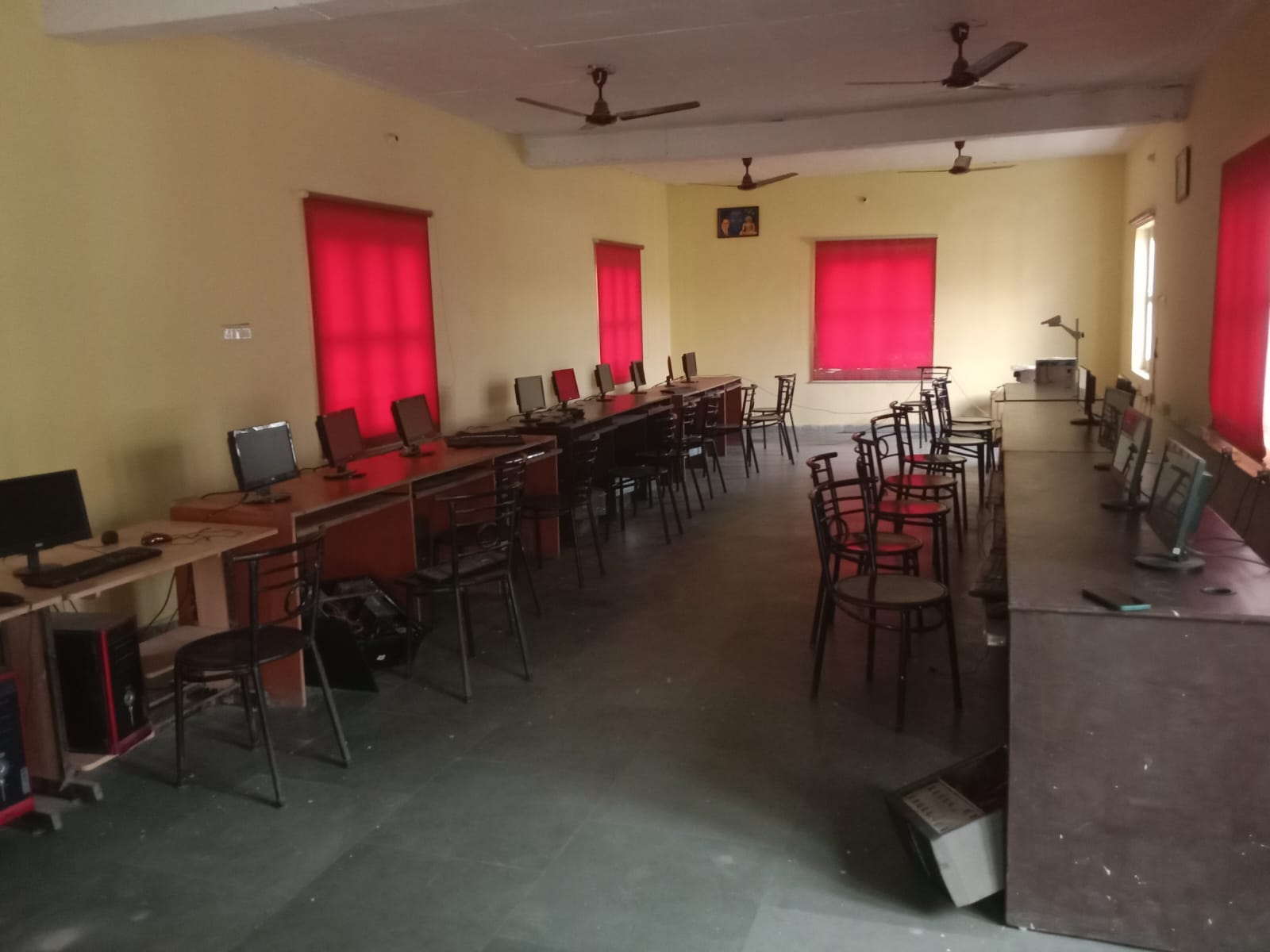 Computer laboratory workstations